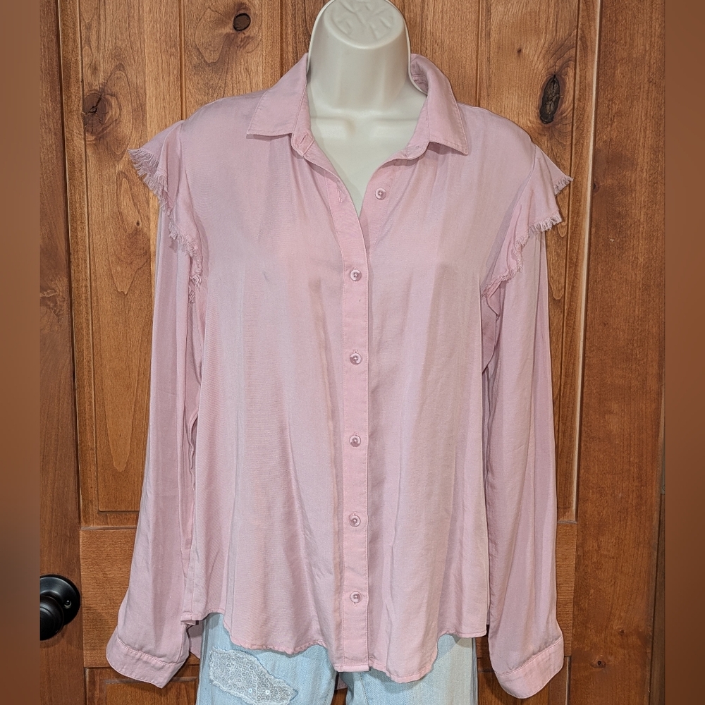 Cloth & Stone Light Pink Button Down Shirt With Raw Edges